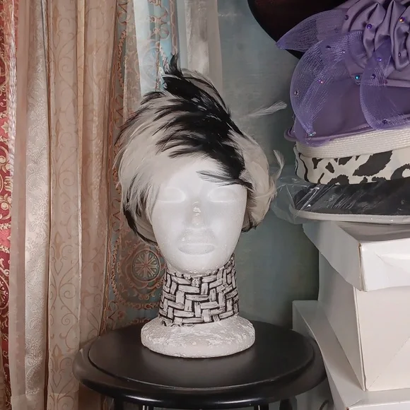 AS•HRO | Accessories | Ashro Black And White Feather Ring  display picture 1